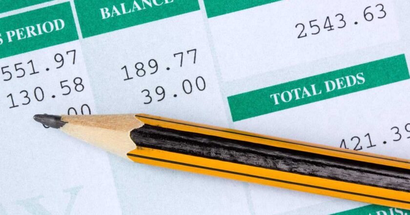 Why Employers Must Provide Pay Stubs: A Complete Guide