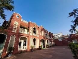 Inside Ellen College of Design: Your Gateway to a Fashion Career